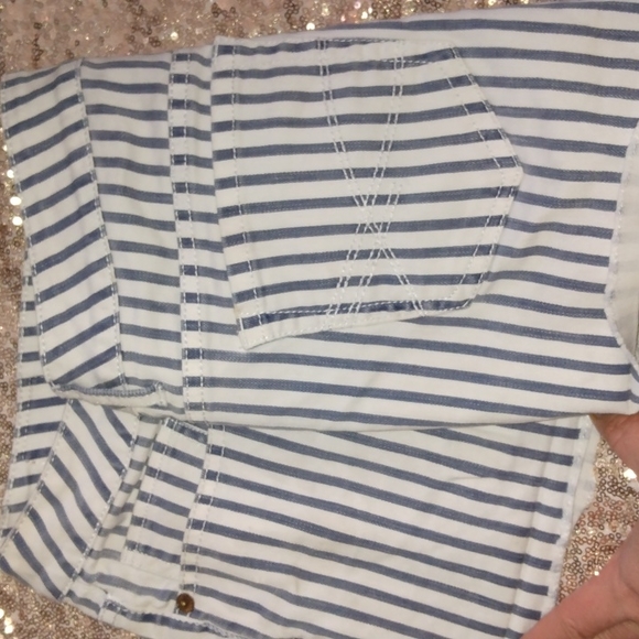 Aeropostale jean shorts with blue stripes size 11/12 used in great condition - Picture 10 of 12